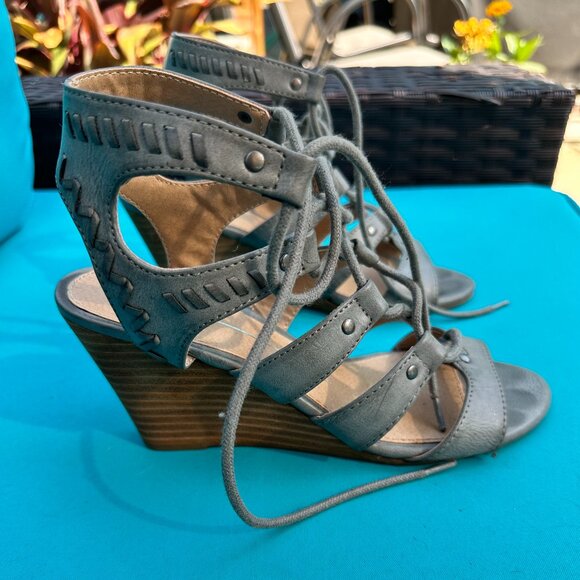 Shoes - Report Footwear, Size 7, Grey Wedges